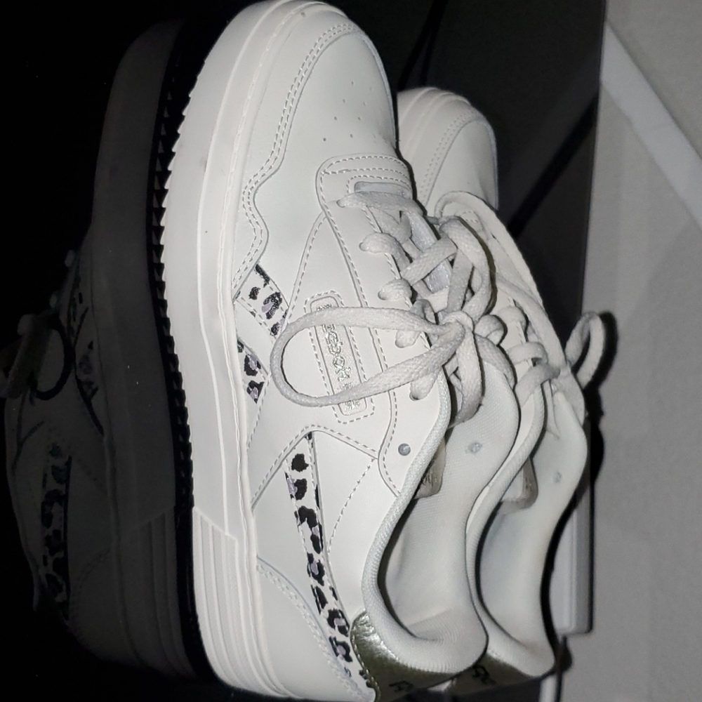 Reebok women club MEMT bold casual sneakers